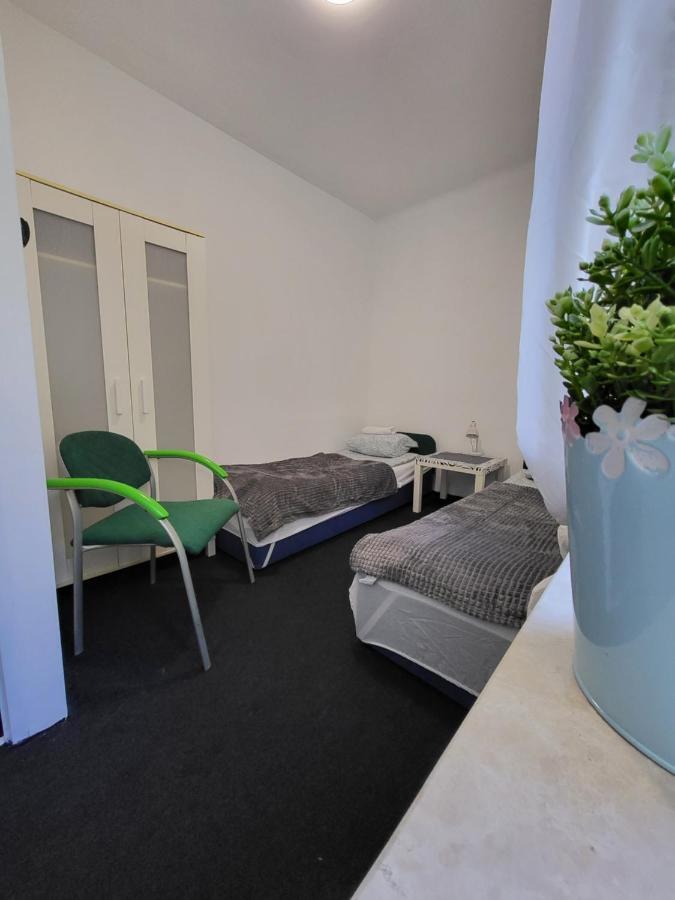 Charmed Homestay - Zaczarowany Varşova Dış mekan fotoğraf