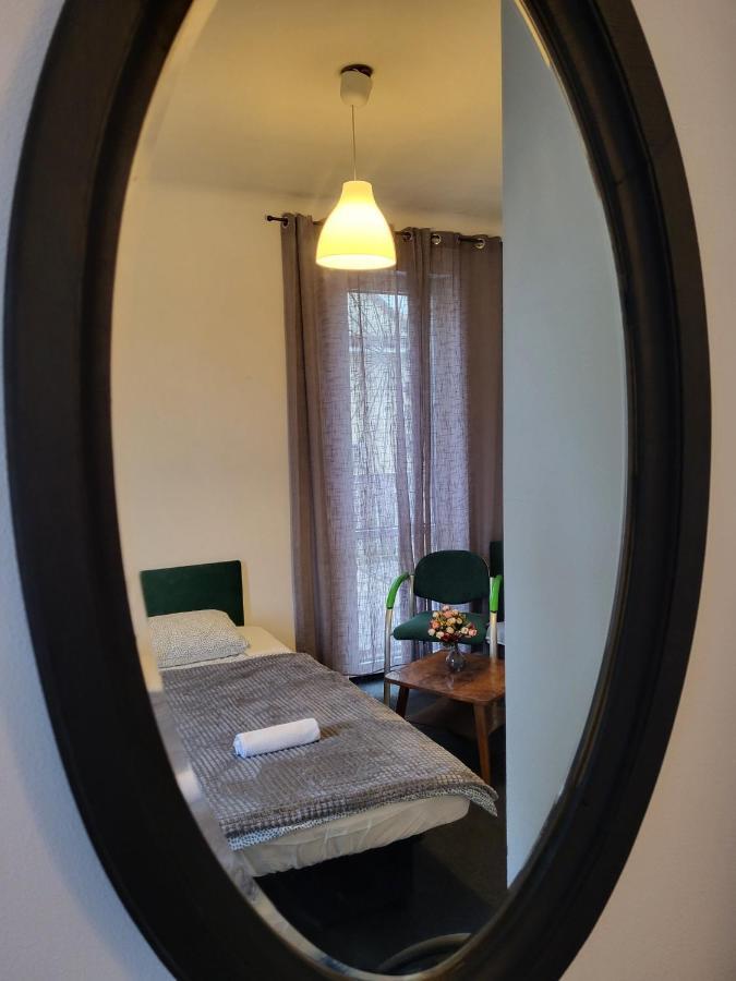 Charmed Homestay - Zaczarowany Varşova Dış mekan fotoğraf